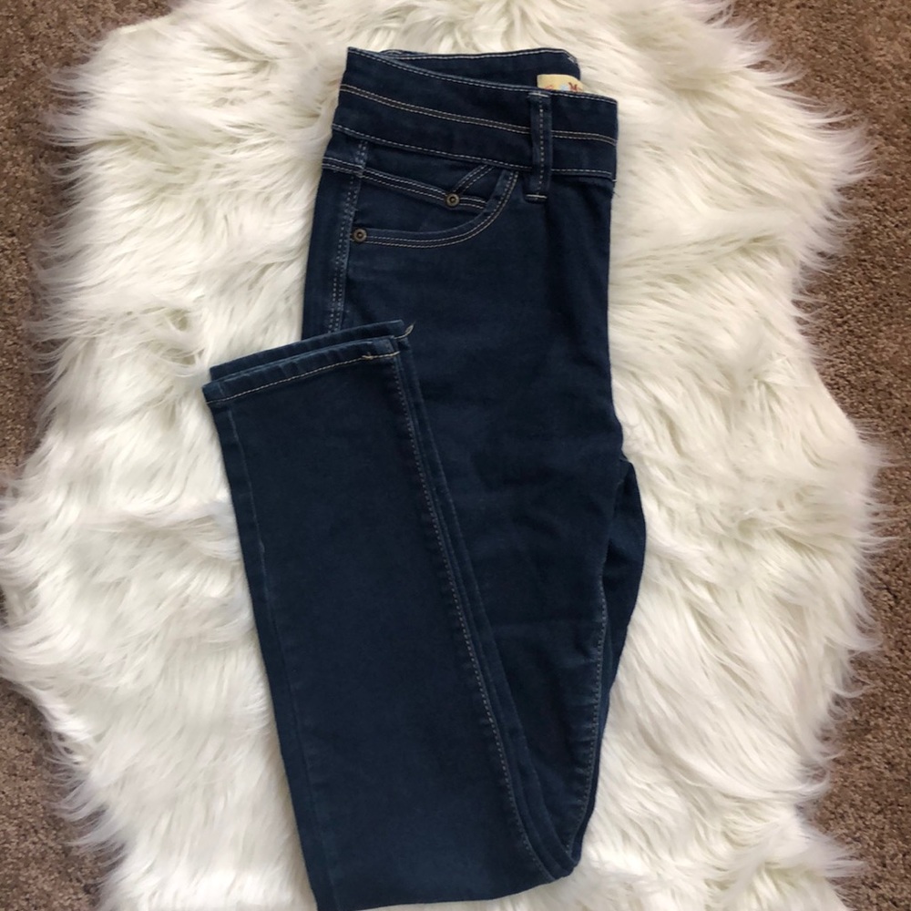 💰3 FOR $15 SALE💰 Dark blue jeans by Mudd!